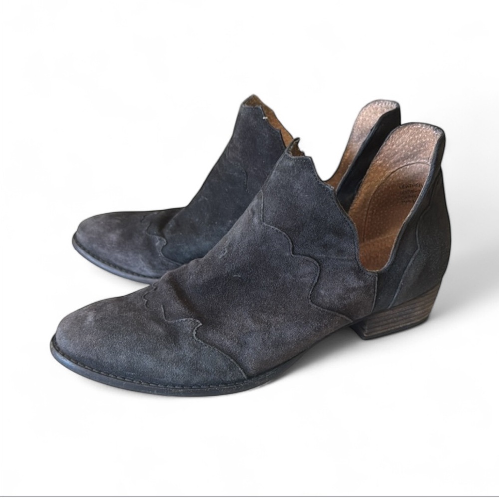 Seychelles Score suede booties